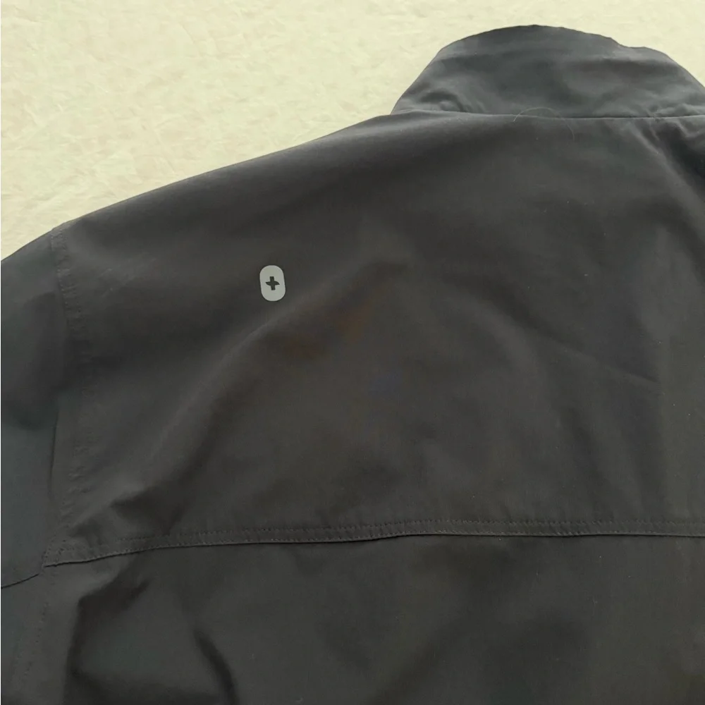 Figs Women’s Black Jacket - Picture 5 of 5